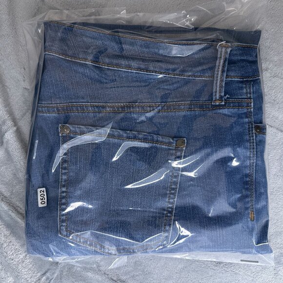 Gloria Vanderbilt Women's Capri Jeans Rail Straight Slimming Effect Blue Size 10 - Picture 10 of 10